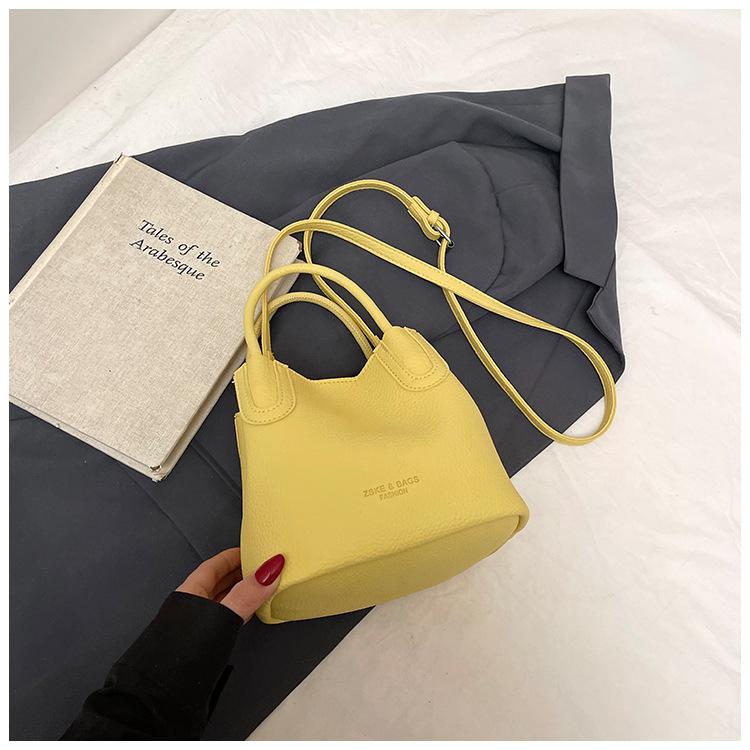 Textured foreign style small bag women's 2025 spring new popular versatile messenger bag fashionable women's portable bucket bag