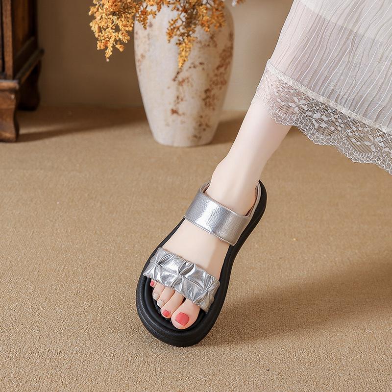 thick-soled Roman sandals, womanly socialite height-enhancing beach shoes 2025 summer wear, non-slip soft-soled student sandals