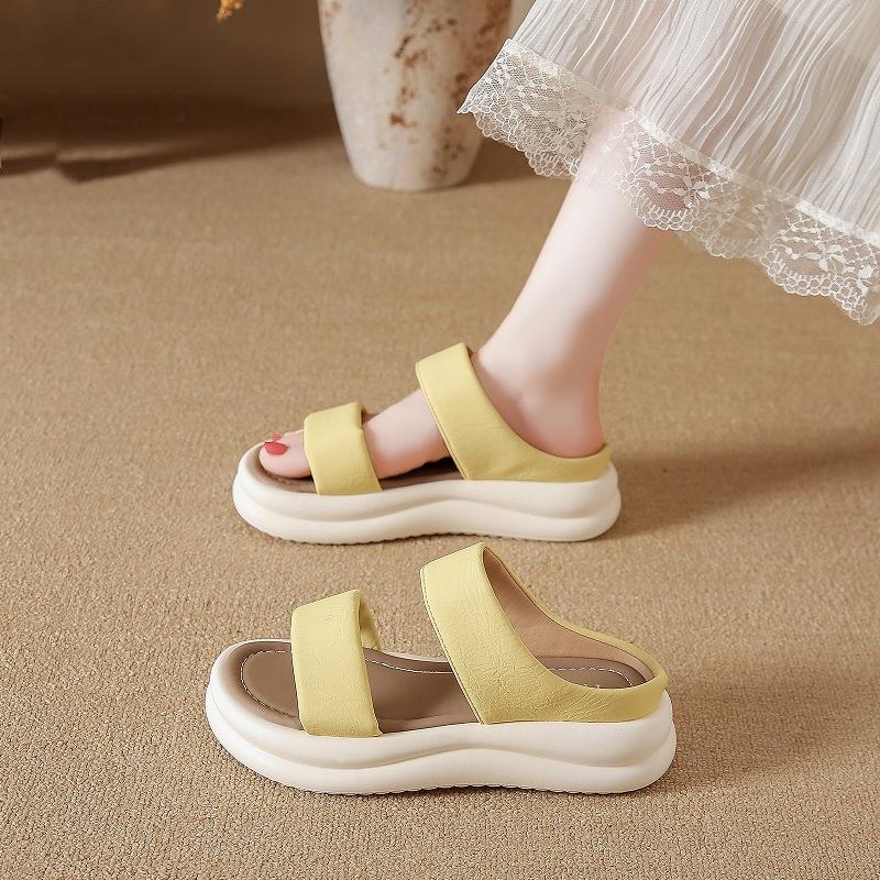 Platform Slippers Women's Summer Outer Wear 2025 New High-end Shit-stepping Fashion Non-slip One-word Sandals Casual Sandals