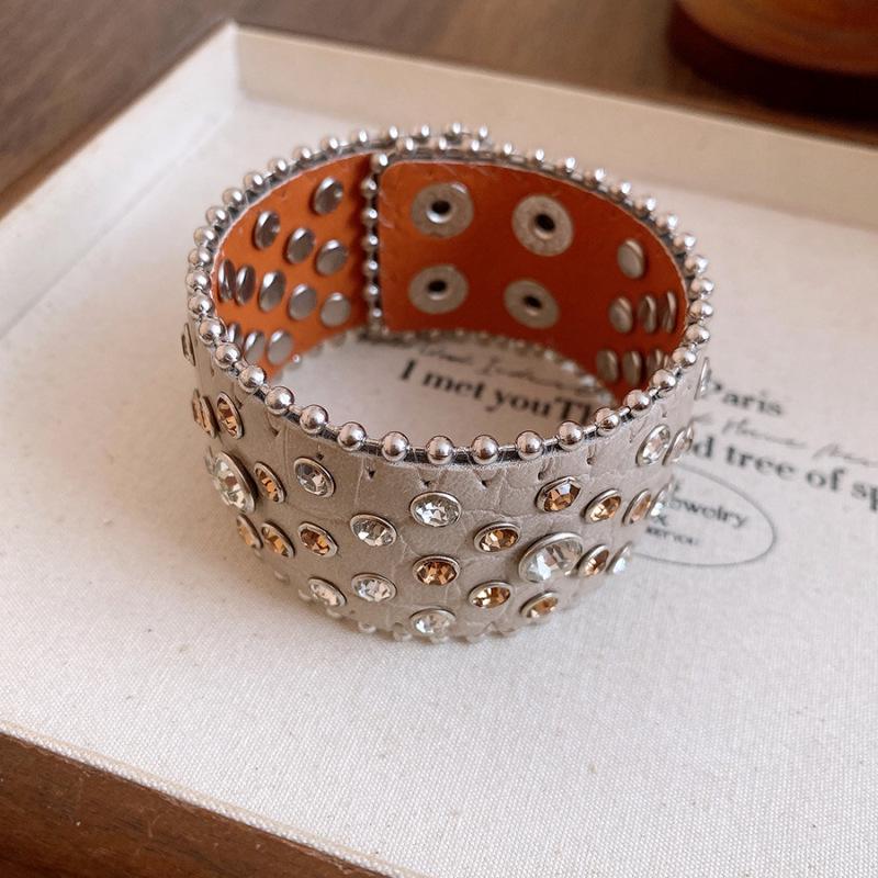 Gold-Plated Zircon Snake Bangle – Luxury Statement Bracelet in National Style