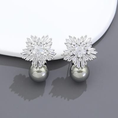 Personality Inlaid Zircon Snowflake Pearl Stud Earrings, High Sense Fashion Temperament Earrings, Female Celebrity Light Luxury Style Versatile