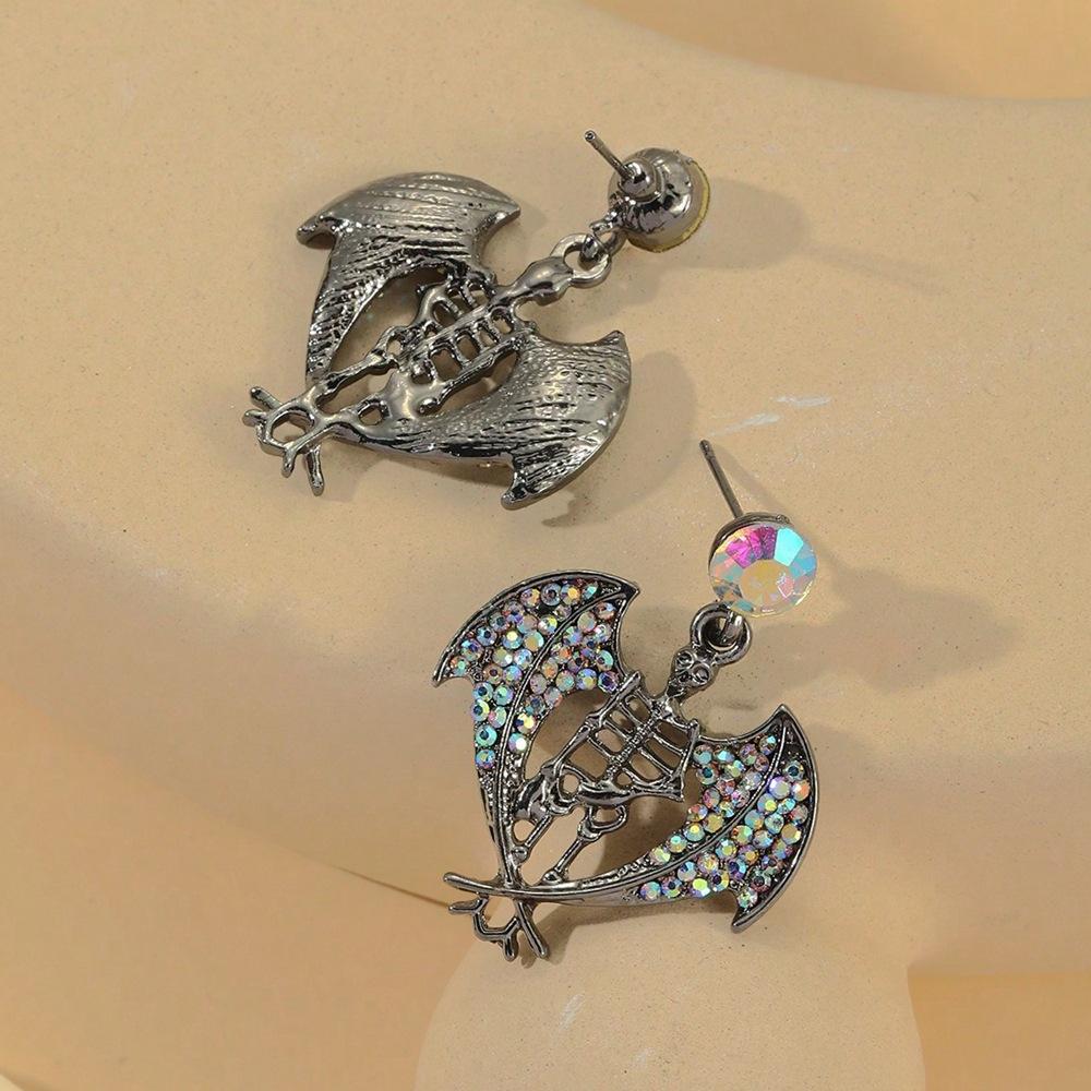 Gothic Punk Exaggerated Shiny Rhinestone Skull Bat Devil Necklace for Women Halloween Jewelry Accessories