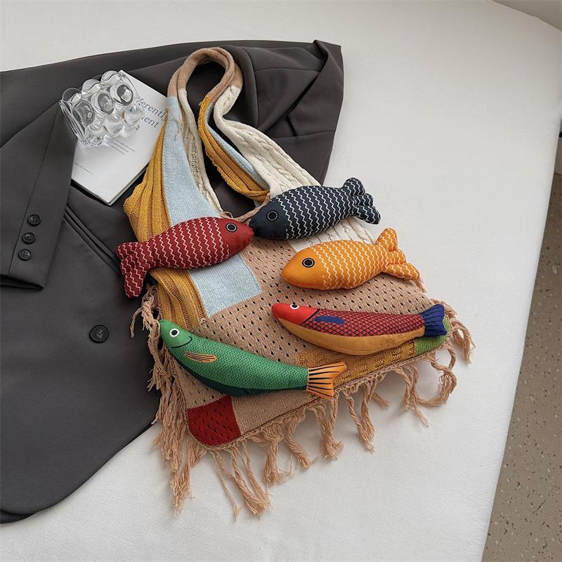 Yogodlns Fashion Creative Woven Shoulder Bag Handmade Fish Handbag Large Capacity Beach Bag Color Matching Ladies Underarm Bag