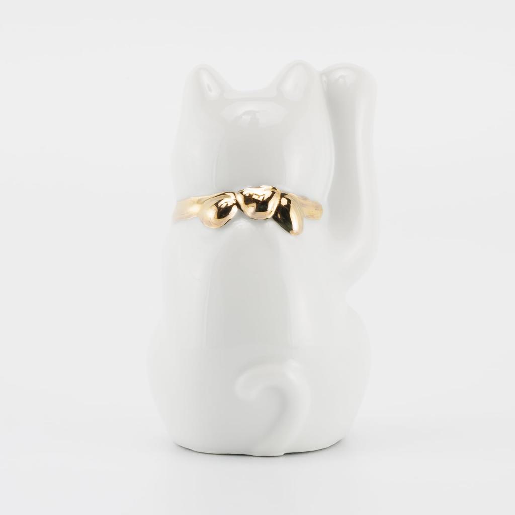 Seto ware white with right paw in approximately 5cm in diameter and 9cm in mini good luck made in Maneki-neko (beckoning cat) figurine, gold, height,