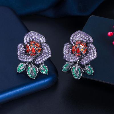 Orecchini a Lobo CMM Delicato Fiore Forma Foglia Zirconia Cubica Colore Oro Nero