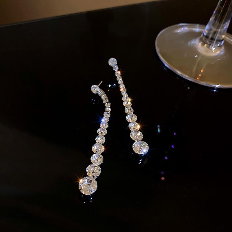 Hochwertige Silbernadel Zirkon Blume Fransenohrringe Europäische und Amerikanische Leichter Luxus Temperament Ohrringe Retro Nischenohrringe