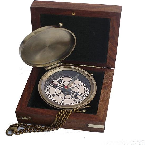 

Ибо Я ЕСМЬ Господь Бог твой, походный компас с гравировкой и подарочной коробкой с компасом