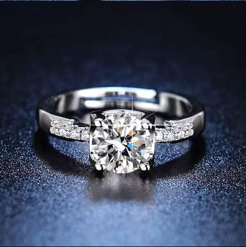 Moissanite Engagement Ring for Women 1 Carat Simulated Diamond Ring Adjustable Size Classic Design Promise Ring Jewelry Gift for