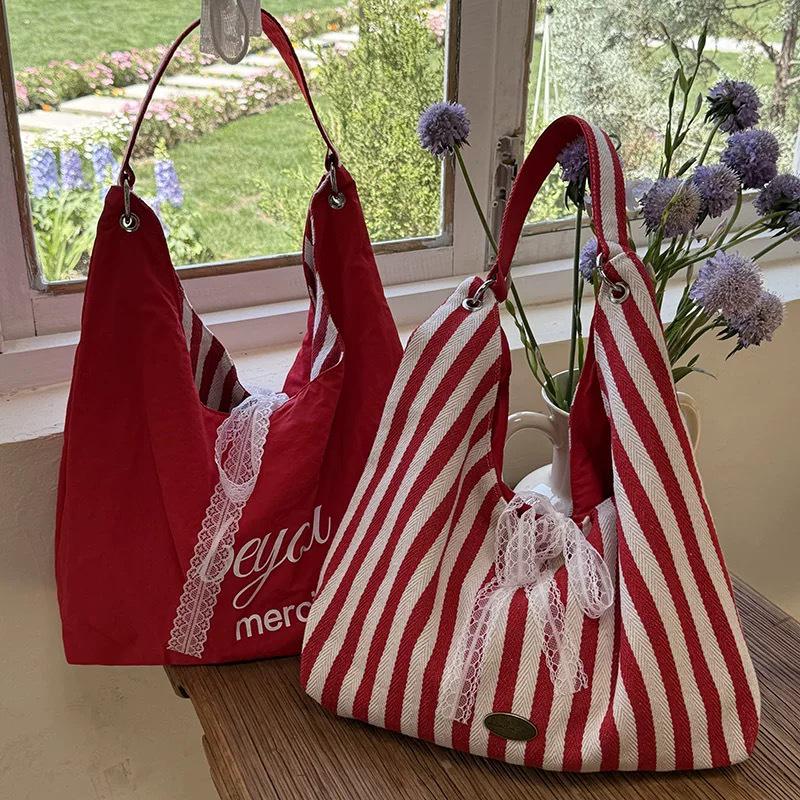 Versatile Striped Canvas Tote – Stylish Large Capacity Commuter Shoulder Bag for Women красный