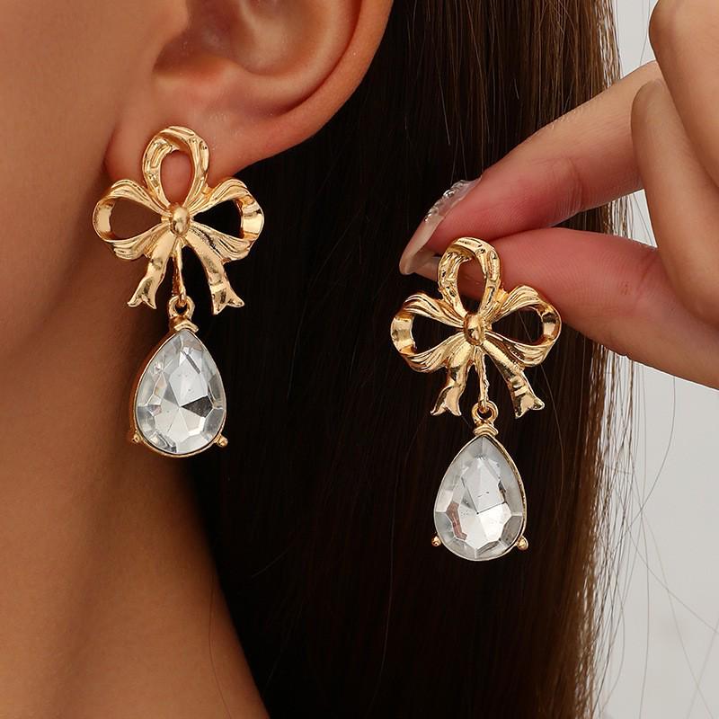 Elegant Retro Flower Diamond Bowknot Dangle Earrings for Women