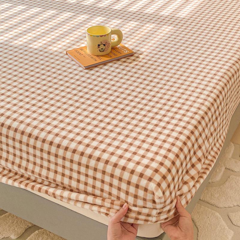 1pc Plaid Style Bedsheet Velvet Bed Cover Home Fitted Sheet Elastic Mattress Protector Winter Bed Linen sabanas (No Pillowcase)