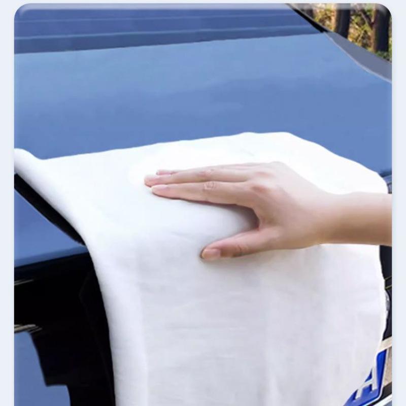Non-Linting Chamois Car Cleaning Towel - Soft, Suede Cloth for Streak-Free Glass and High Water Absorption
