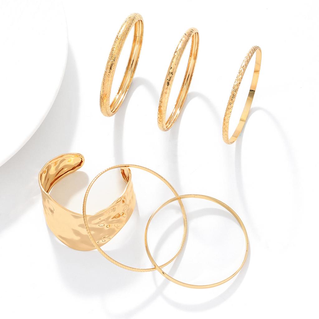 Exaggerated ins wind stackable wide-sided metal bracelet set daily travel stacking wear