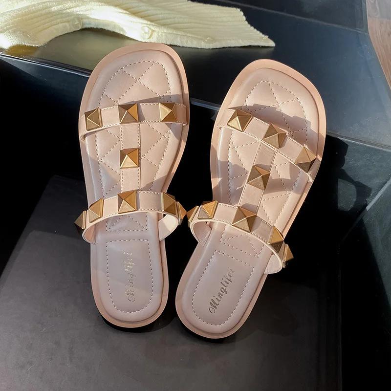 New Summer Women Shoes Big Rivet Slipper Street Casual Sandals Girl Fashion Flat Shoes