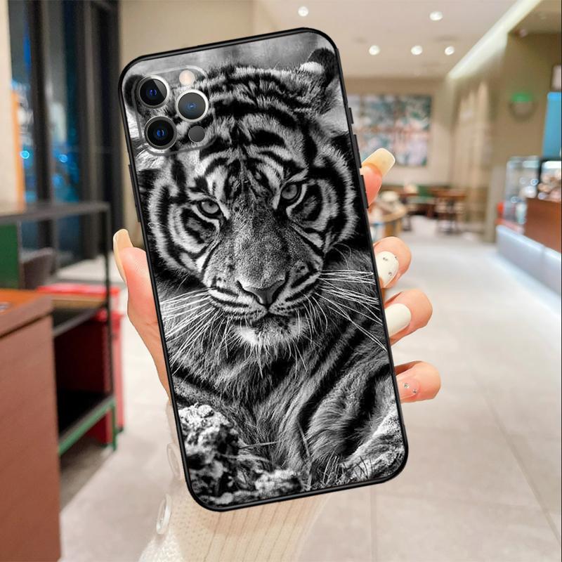 Animal Lion Tiger Phone Case For iPhone 17 Air 16 14 13 11 15 Pro Max mini 15 16 Plus 16e Protective Cover