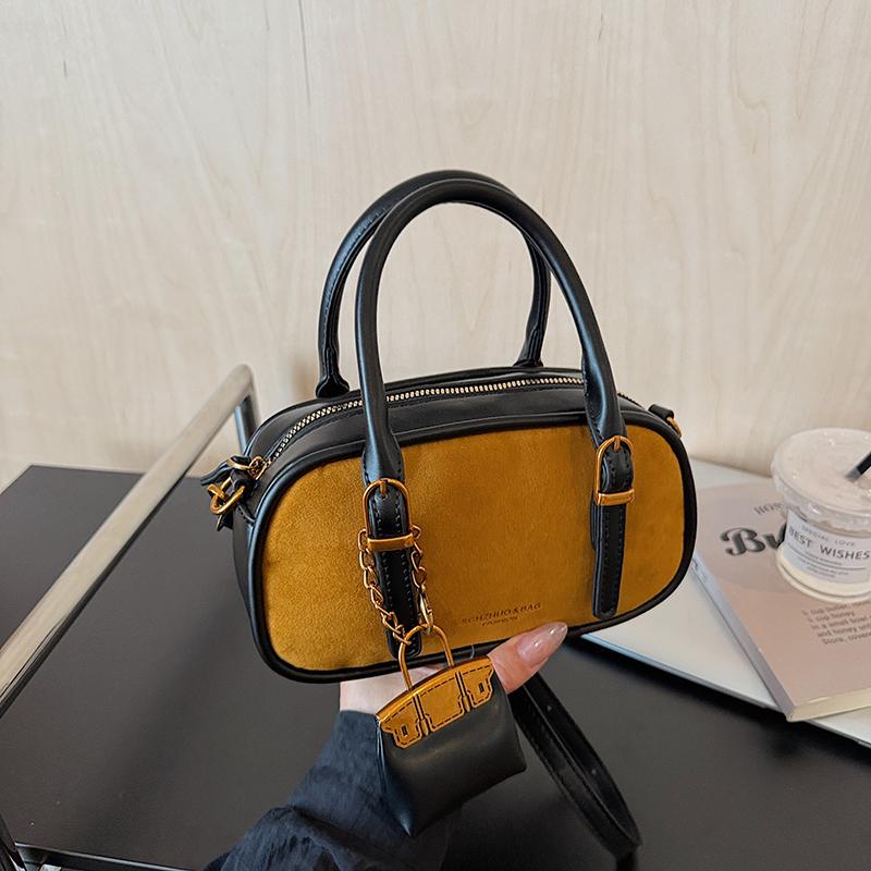 Popular Autumn and Winter Retro Underarm Bowling Bag Women's Niche Bag Black Bag
