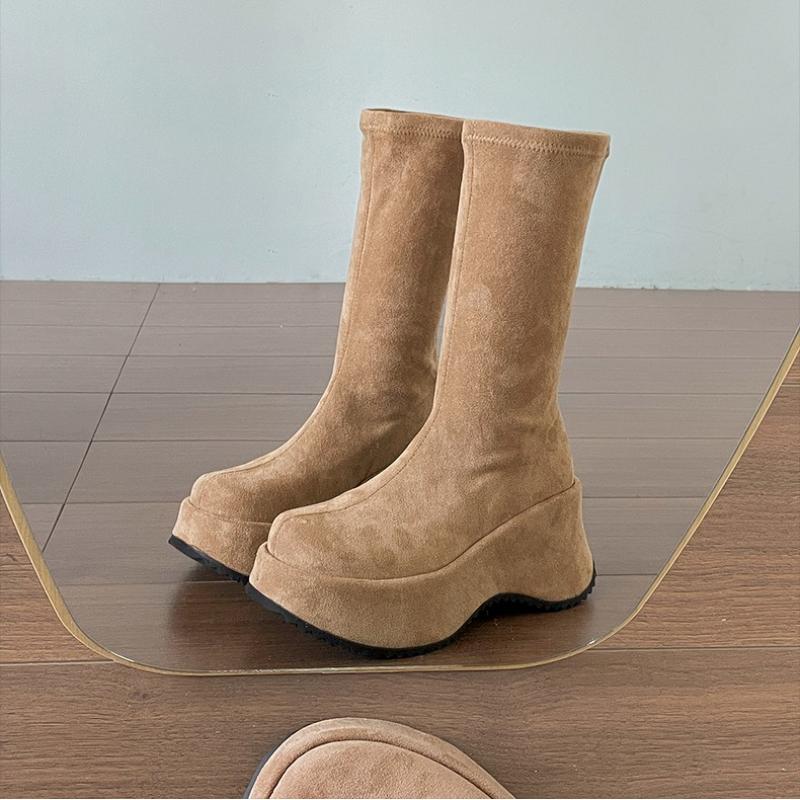 

Массивные ботинки на платформе с толстой подошвой для женщин, современный дизайн, круглый носок, слипоны, осенне-зимние, эластичные, облегающие, короткие ботильоны для женщин 35