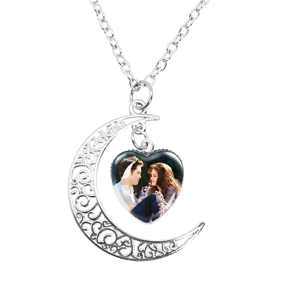 

New Twilight Movie Moon Necklace Vampire Bella Edward Jacob Renesmee Character Glass Heart Pendant Necklace Men Women Jewelry