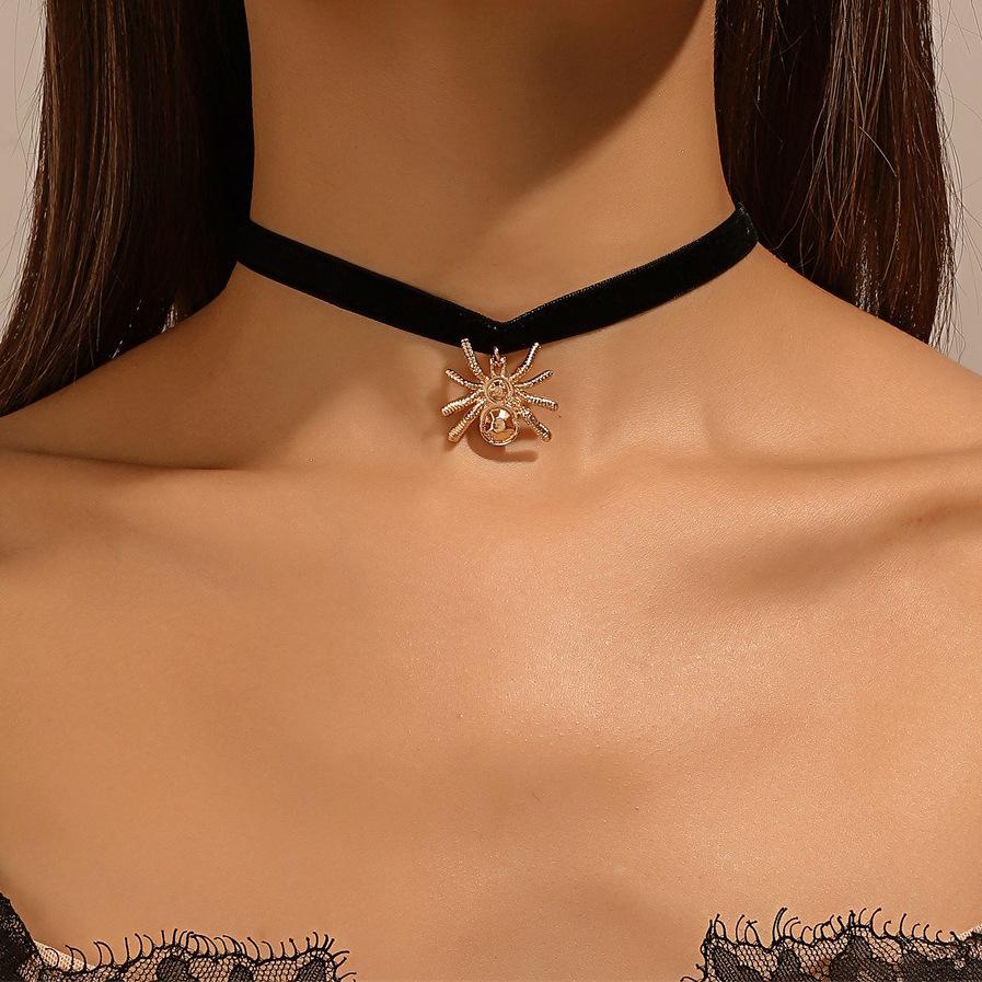 Creative Velvet Snake-Shaped Flower Collar Necklace - Black