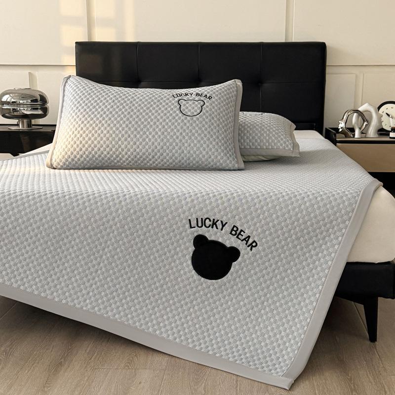 Cooling Mattress Summer Ice Silk Air-Conditioned Soft Mat Washable Foldable Embroidered Single Bed Mattress For Ultimate Comfort