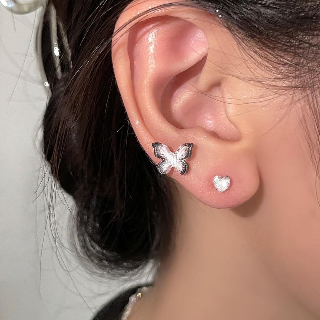 Butterfly stud earrings women's small and exquisite earrings, new popular resin earbone studs, cochlear studs, earrings, advanced sense