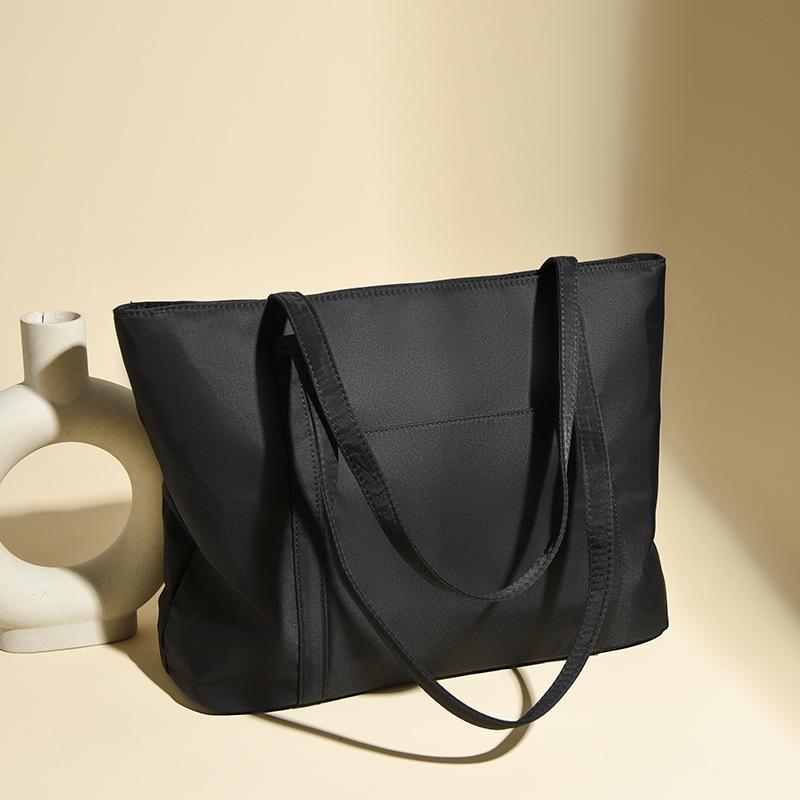 Lässige Tragetasche für den Weg zur Arbeit, einfache und großvolumige Damen-Schultertasche, leicht