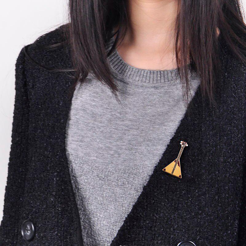 Blucome Creative Musical Triangle Guitar Shape Brooch Enamel Gold Color Jewelry Women Girl Apparel Scarf Hat Bag Pin Accessories