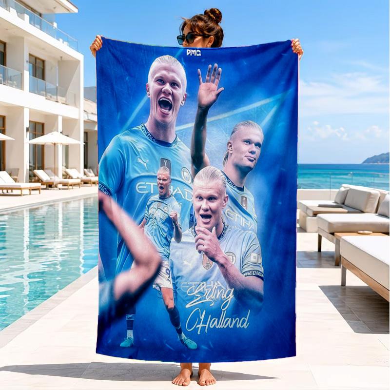 Asciugamano da Spiaggia Giocatore di Calcio Haaland, Asciugatura Rapida, Facile da Curare, Adatto Sia per il Fitness che per le Vacanze al Mare, Essenziale per lo Sport