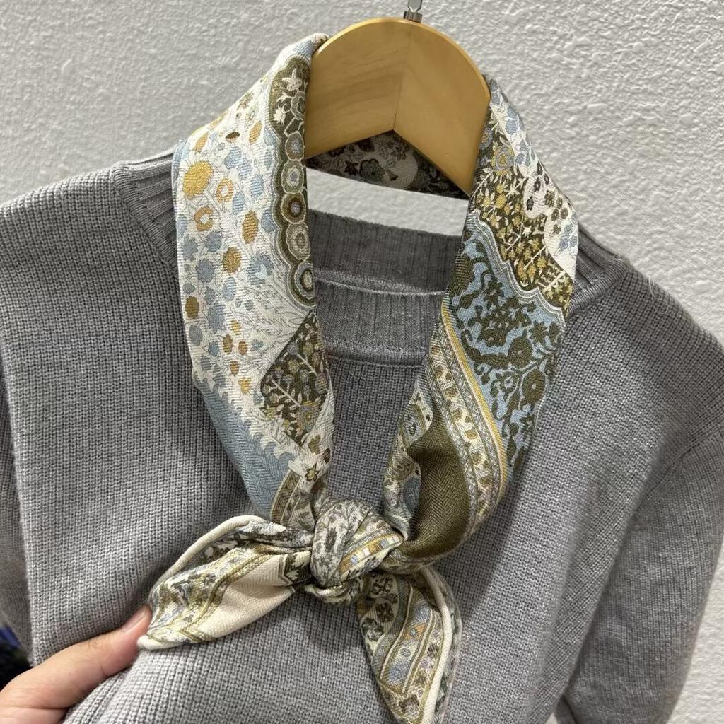 Double-Sided Silk Wool Scarf Women'S Autumn And Winter Silk Wool 70 Square Scarf Warm Dual-Purpose Women'S Versatile Temperament Air Conditioner Neck