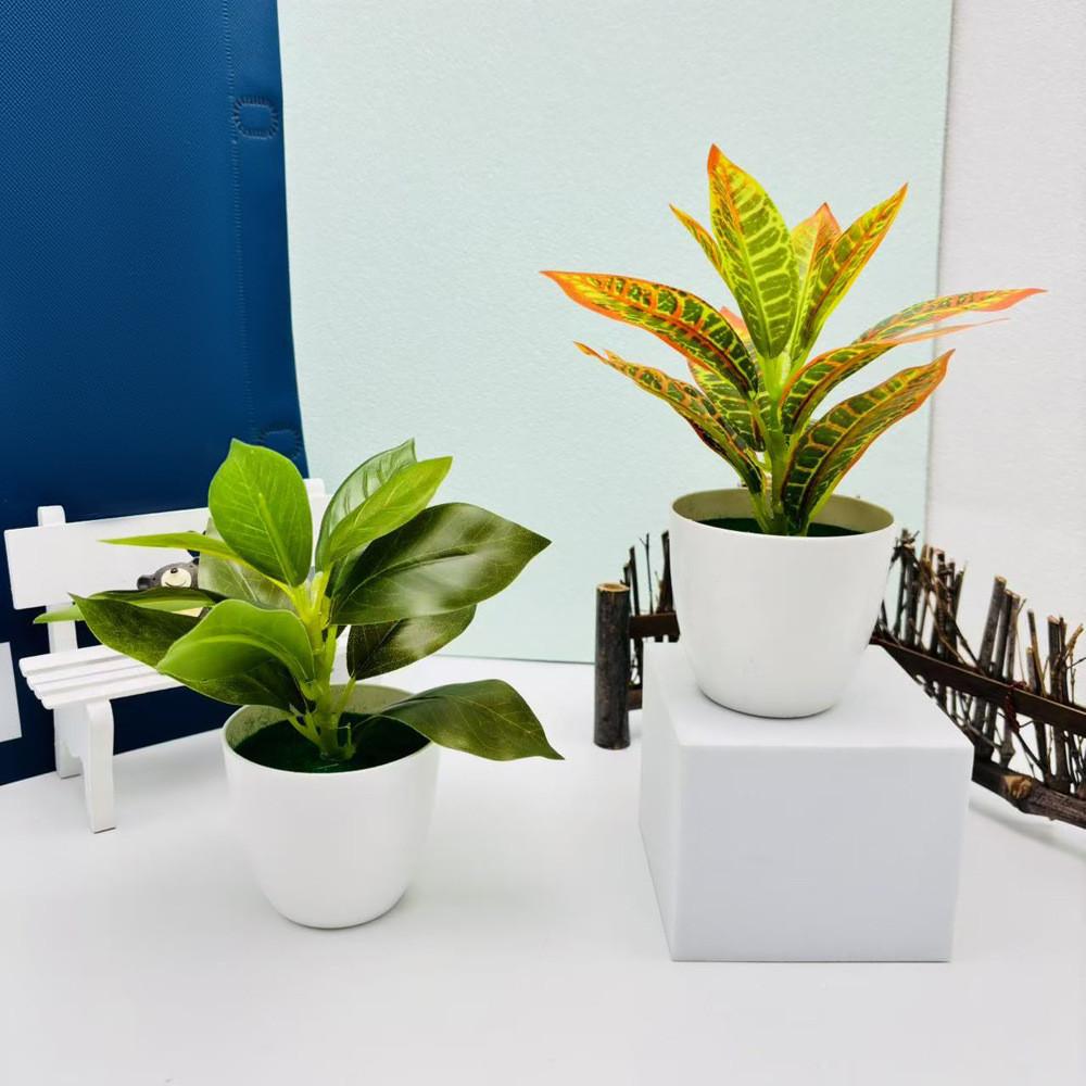 Green Faux Plant With Plastic Pot For Living Room And Office Decoration