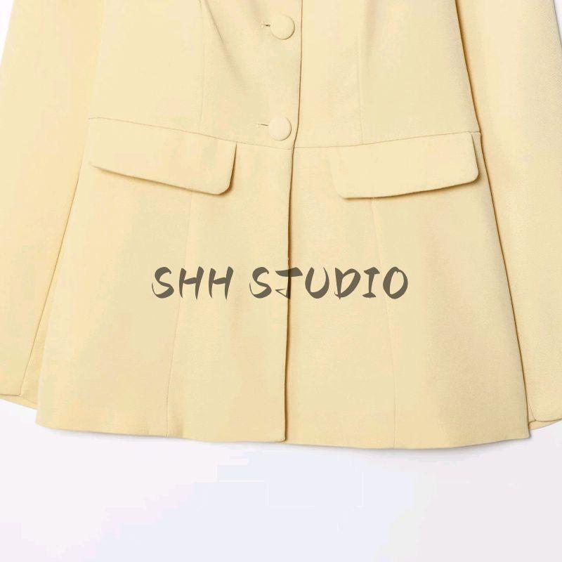 Autumn New Women Clothes Minimalist Style Single Row Multi-Button Round Neck Long Sleeve Flip Decorative Pocket Slim Fit Suit Outerwear