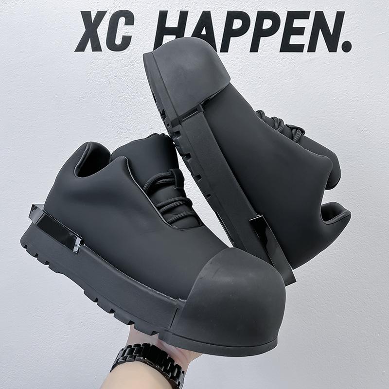 Höhenvergrößernde dicksohlige rein schwarze lässige und bequeme Nische vielseitige Schuhe für Männer mit großem Kopf Paar 5747-5847-A