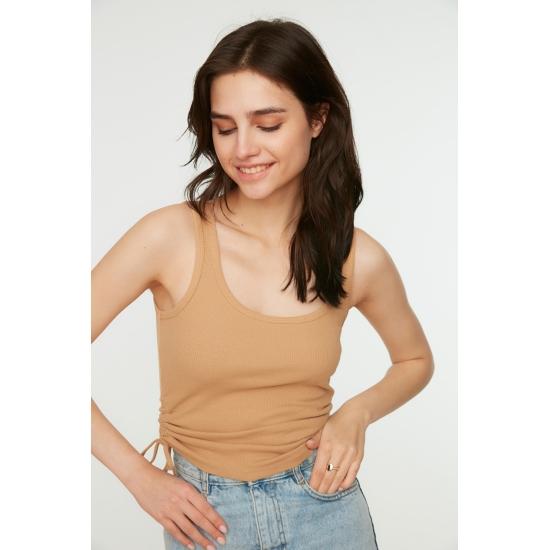 Mailet tricotat elastic, cu volane, cu gât de piscină