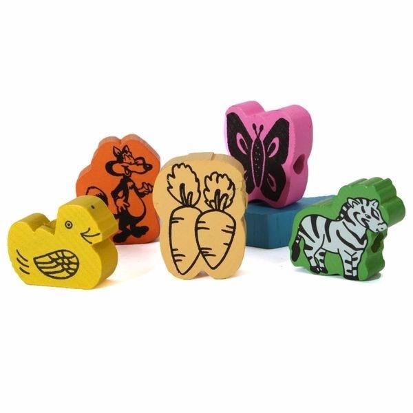 Perlen mit Muster zum Auffädeln mit 2 Montessori-Schnürsenkeln