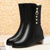 Hiver Cuir Souple Confort Chaud Bottes Mi-mollet pour Femmes Décoration Métallique Chaussures en Coton Mères Bottes de Neige Plates en Peluche