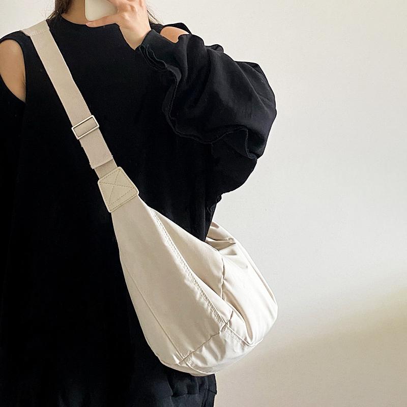 

Lightweight One Shoulder Crossbody Versatile Commuting Dumpling Bag чёрный