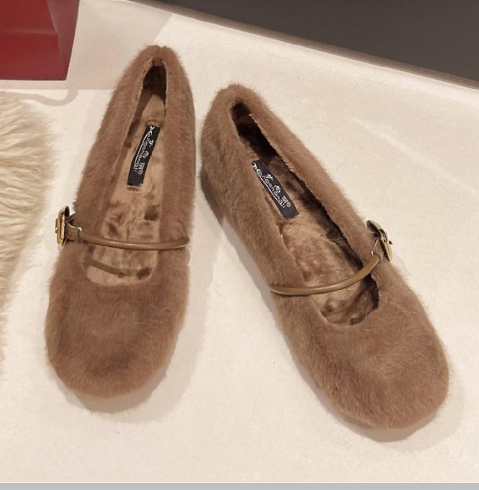 Fashion 2025 New Elegant Buckle Strap Fur Mary Jane Shoes Woman Cosy Soft Fluffy Ballet Flat Ladies Plush Internal Increase Dress Shoes
