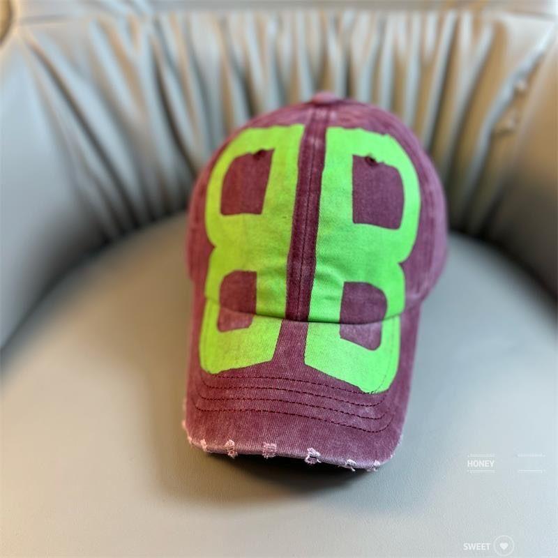 New cap women's double B graffiti print letter hat companion versatile hole baseball cap men's trend