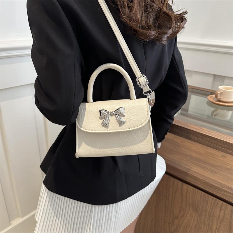 Simple and Fashionable Small Square Bag for Women's Popular Handbag for Women's Spring New Fashion Retro Shoulder Bag