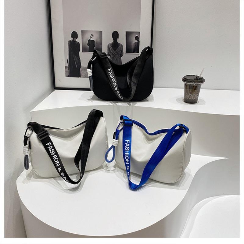 Spacious Dumpling Crossbody Bag Women Versatile Casual Sporty Shoulder Bag Trendy