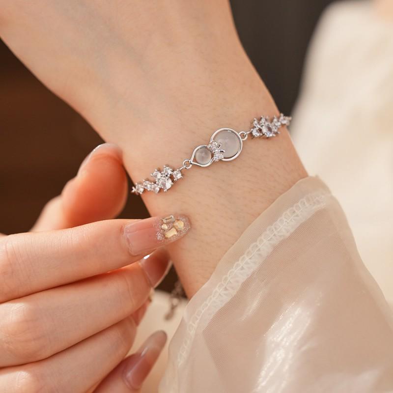 Elegant Zircon Butterfly Knot Gourd Charm Bracelet Women Silver-Tone Copper Alloy Fashionable Minimalist Jewelry Accessory