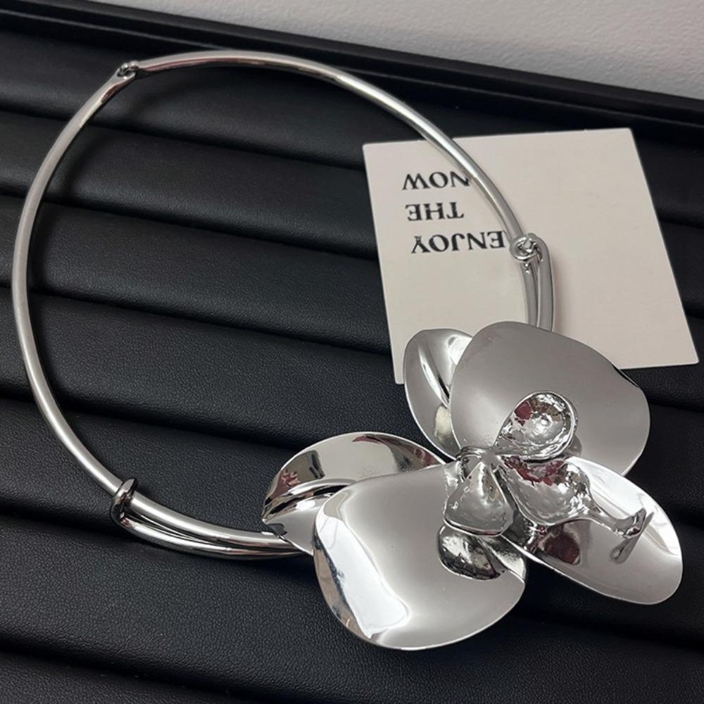 Oversize 3D Flowers Necklaces Zinc Zinc Alloy Exaggerated Choker Fashion Large Metal Flower Necklace  Women