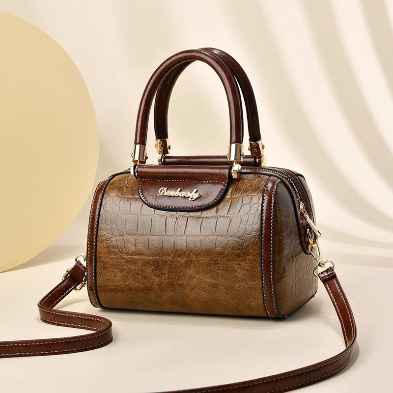 Trendy Fashionable Bucket Bag For Women Stylish Color Block Crossbody Handbag With Comfortable Pu Material