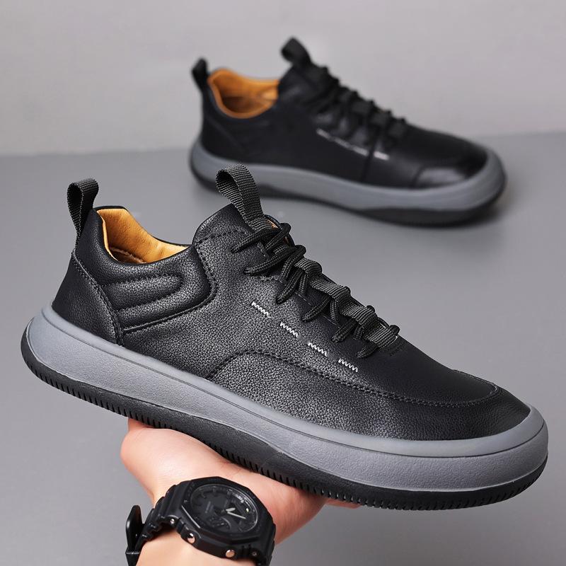 Leather Shoes for Men 2025 New British Style Wide Toe Soft Sole Casual Business Suit Shoes