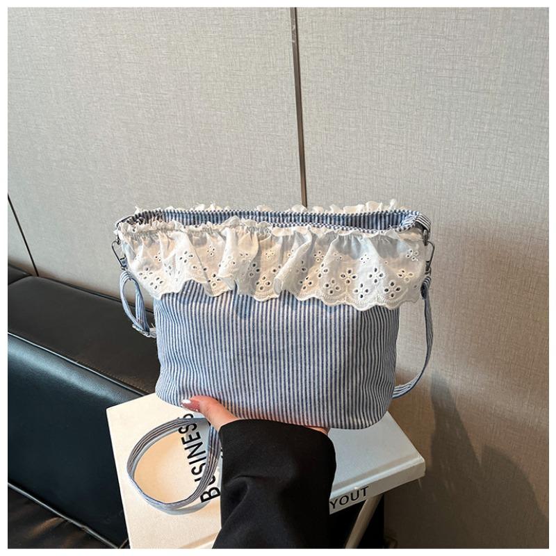 

Новая сумка-букет с цветочным принтом, милая студенческая сумка через плечо, нишевая, большой вместимости, портативная, для поездок, маленькая квадратная сумка