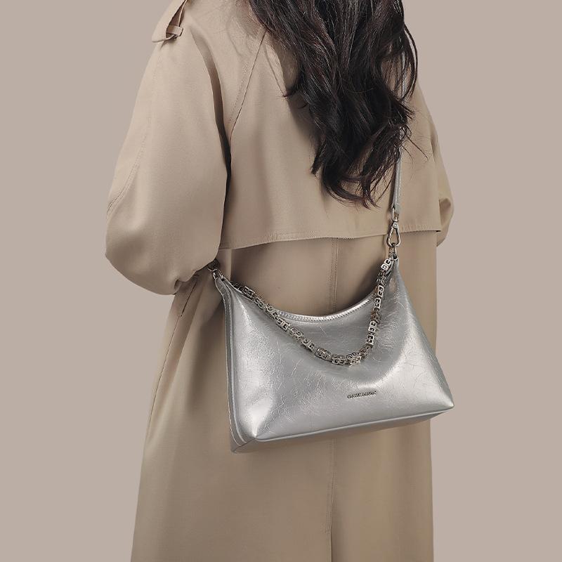 

2025 New Women s Bag Summer Underarm Bag Casual Fashion Versatile Large Capacity Single Shoulder Simple Commuter Bag Silver（Public Version