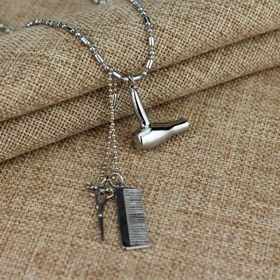 Collana Trendy da Parrucchiere con Ciondolo Asciugacapelli, Forbici e Pettine