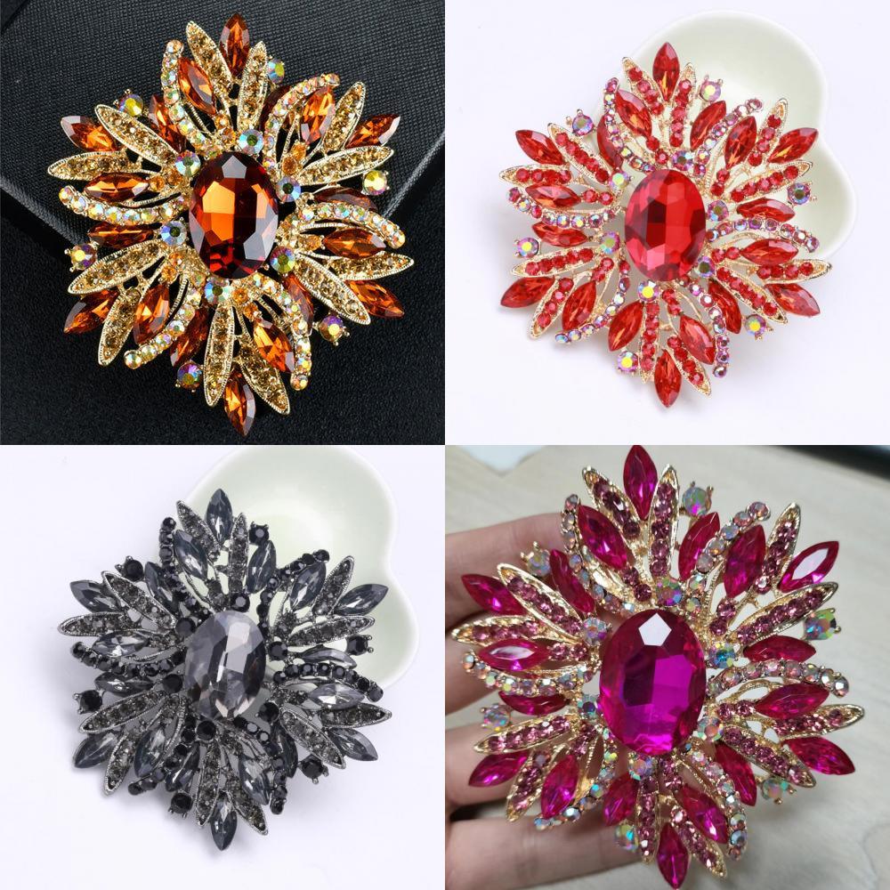 Vintage Geometric Alloy Crystal Brooch For Women Fashion Accessory