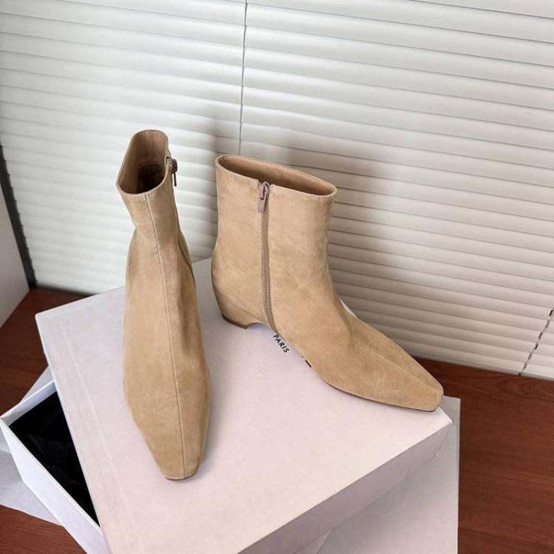 Autumn and winter pointed low boots leather large size women's boots European and American women's leather boots new middle heel rubber sole Mart