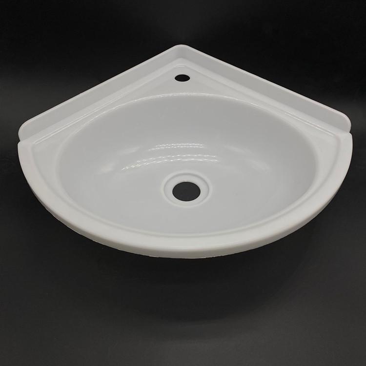 Kompaktní trojúhelníkové umyvadlo na rohové stěny pro malé prostory, byty nebo balkony